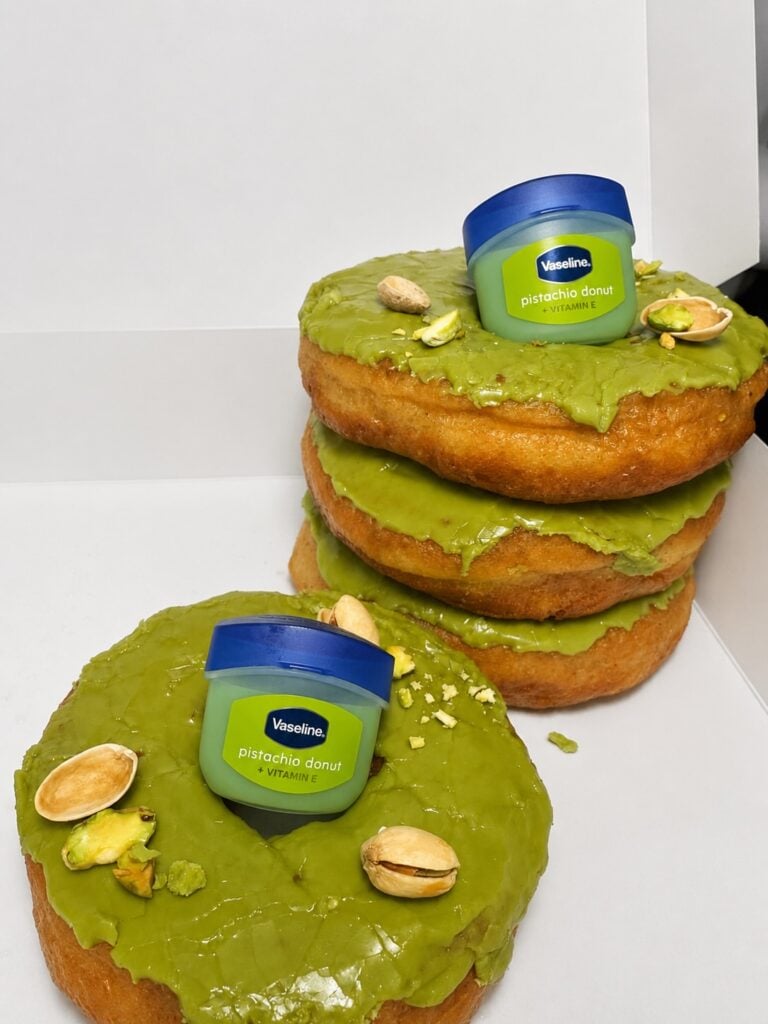 Vaseline se une a la fiebre del pistacho con su nueva "Lip Therapy Pistachio Donut" 4 PISTACHO 2