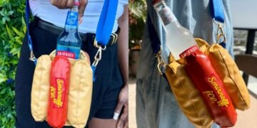 Doggie Bags: los bolsos con forma de hot dog diseñados para llevar una botella de Smirnoff 2 PORTADA MN 2026 07 17T155241.531
