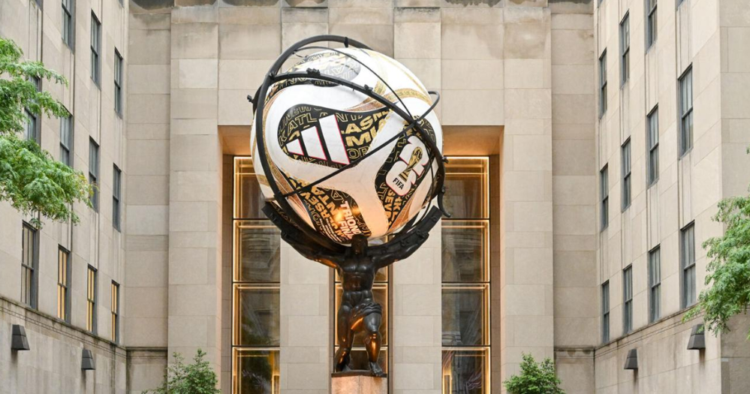 adidas convierte el Rockefeller Center en una vitrina para el balón de la final del Mundial 2026 1 adidas convierte el Rockefeller Center en una vitrina para el balón de la final del Mundial 2026