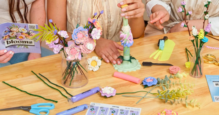Hasbro lanza Blooms by Play-Doh, una línea de flores creada para adultos 1 Hasbro lanza Blooms by Play-Doh, una línea de flores creada para adultos