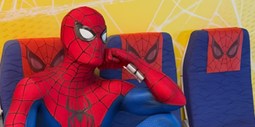 Un avión inspirado en Spider-Man promociona Brand New Day desde las alturas