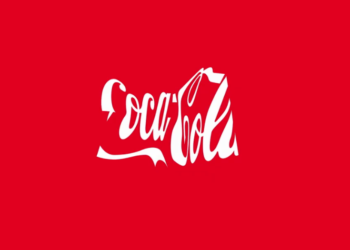 La vez que Coca-Cola deformó su icónico logo para promover el reciclaje