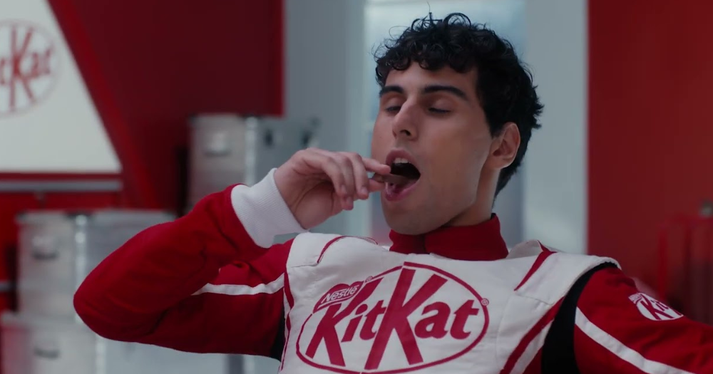 KitKat acelera en la Fórmula 1 con una edición especial junto a Gabriel Bortoleto 2 Strawberry Podium, el nuevo KitKat inspirado en la Fórmula 1