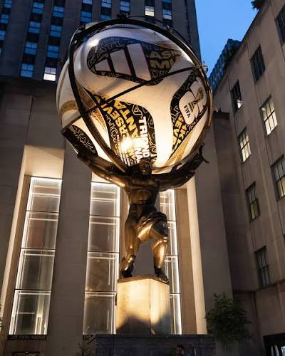 adidas convierte el Rockefeller Center en una vitrina para el balón de la final del Mundial 2026 2 adidas convierte el Rockefeller Center en una vitrina para el balón de la final del Mundial 2026