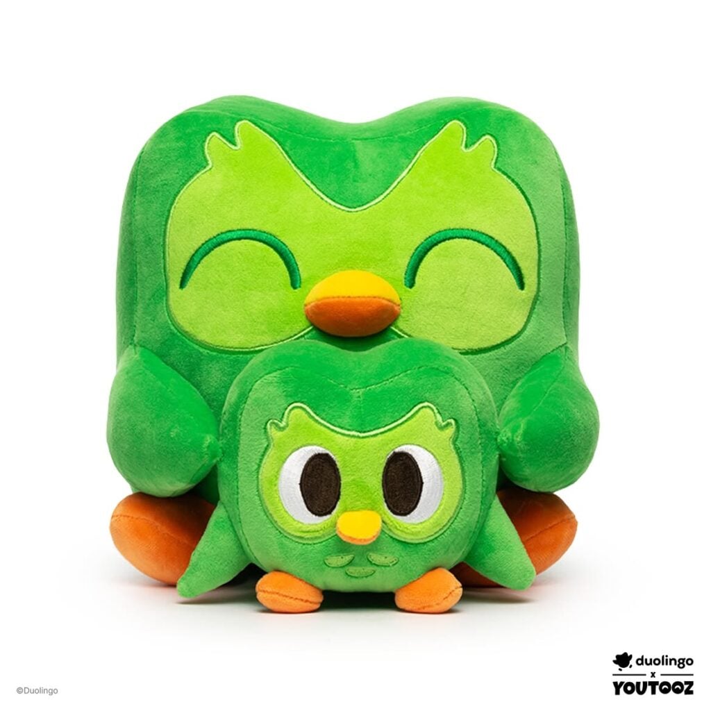 Duolingo convierte a Duo en colección de peluches: modelos, precios y lanzamiento 2 time for your daily lesson ⌚️the debut @duolingo x youtooz plushie collection releases on july 1