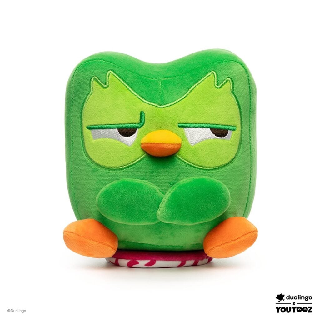 Duolingo convierte a Duo en colección de peluches: modelos, precios y lanzamiento 4 time for your daily lesson ⌚️the debut @duolingo x youtooz plushie collection releases on july 1 2