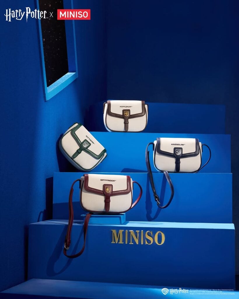 "Harry Potter" celebra su 25.° aniversario con una colección de accesorios junto a Miniso 4 Harry Potter celebra su 25.° aniversario con una colección de accesorios junto a Miniso.