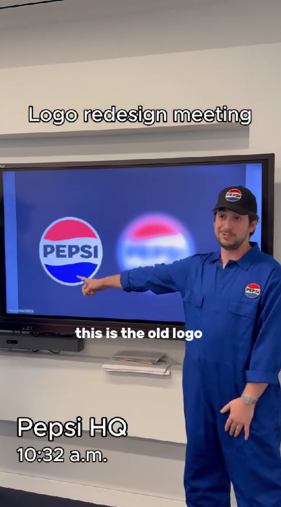 Pepsi se burla del rediseño del logo de Coca-Cola con una divertida parodia 2 Pepsi se burla del rediseño del logo de Coca-Cola con una divertida parodia.