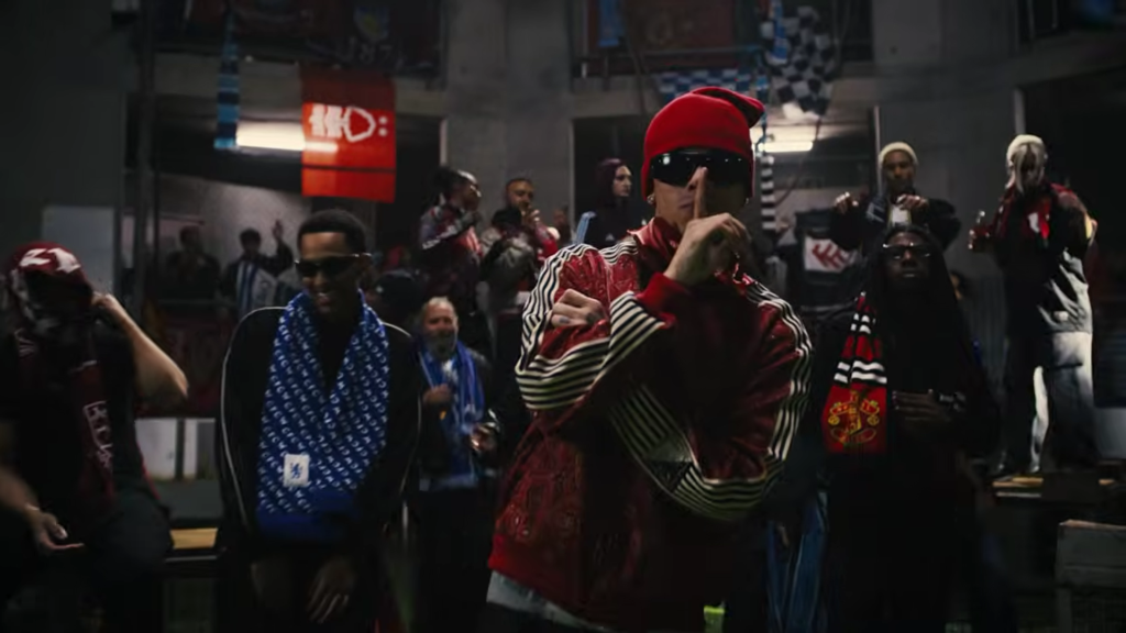 Coca-Cola y Central Cee lanzan "The Team" como himno de su campaña para la Premier League 2 Coca-Cola y Central Cee lanzan “The Team” como himno de su campaña para la Premier League.