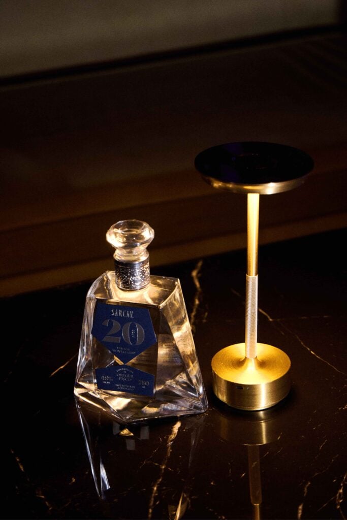 Sarcay celebra 20 años con una edición de colección inspirada en el “diamante líquido” 5 DU7A7651 1