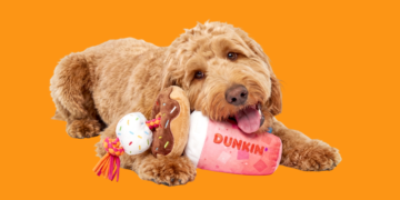 Dunkin' tendrá su primer drive-thru para perros y una nueva colección de juguetes 2 Dunkin' tendrá su primer drive-thru para perros y una nueva colección de juguetes