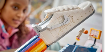 LEGO x Nike presenta las Air Force 1: una zapatilla de 1.093 piezas con temática espacial 1 LEGO x Nike presenta las Air Force 1: una zapatilla de 1.093 piezas con temática espacial