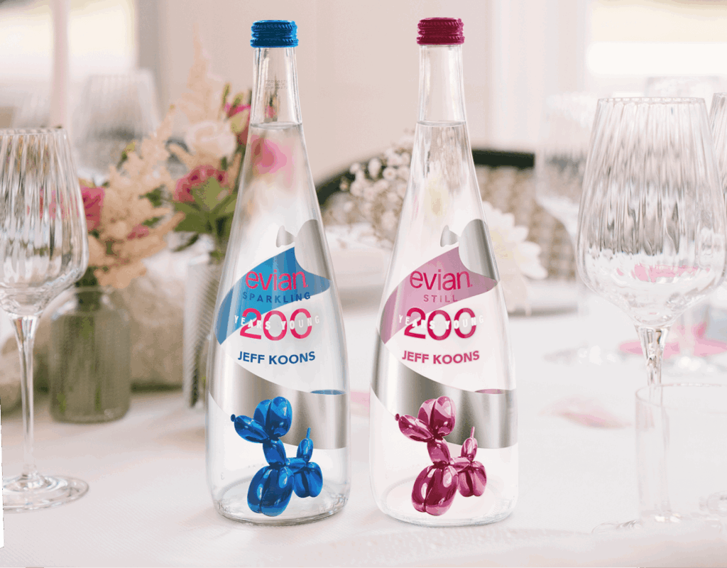 Evian celebra 200 años con botellas de Jeff Koons y ediciones deportivas 3 Jeff Koons lleva su Balloon Dog a las botellas de Evian