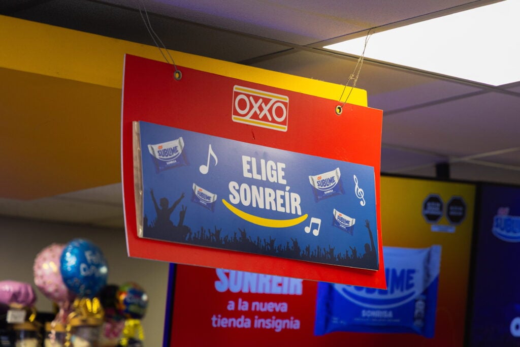Sublime lleva su universo a OXXO con una tienda insignia llena de música 5 NicoLab Sublime AVANCE 10 1
