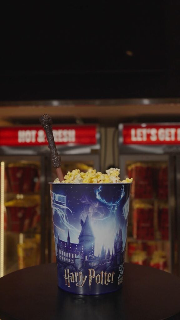 Cinemark convierte el Sombrero Seleccionador en una palomera para celebrar los 25 años de Harry Potter 2 Palomera de Harry Potter