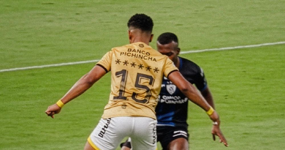 Banco Pichincha reemplazó los nombres de los futbolistas por asteriscos para promover contraseñas seguras 3 Una intervención que trasladó la conversación del estadio al entorno digital