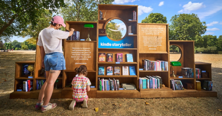 Amazon lleva a las calles una librería temporal dedicada exclusivamente a autores independientes 1 Amazon lleva a las calles una librería temporal dedicada exclusivamente a autores independientes