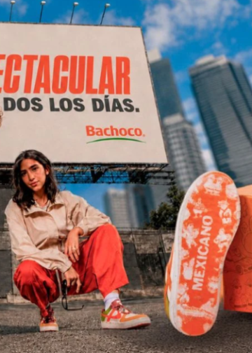 MercadoNegro 22 Bachoco y Panam convierten carteles publicitarios en nuevos tenis