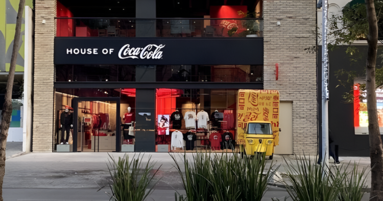 Coca-Cola abre en CDMX una tienda con latas personalizadas y productos exclusivos 1 Coca-Cola abre en CDMX una tienda con latas personalizadas y productos exclusivos
