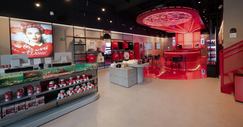 Coca-Cola abre en CDMX una tienda con latas personalizadas y productos exclusivos 2 House of Coca-Cola lleva las bebidas de Coca-Cola a otro formato