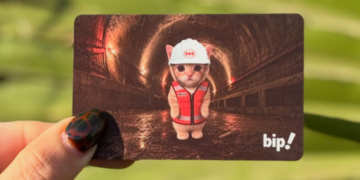 Michi Bip!: 10 mil tarjetas del gato viral del Metro de Chile se agotan en minutos