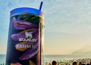 Stanley y FARM Rio llevan una máquina expendedora gigante a Río