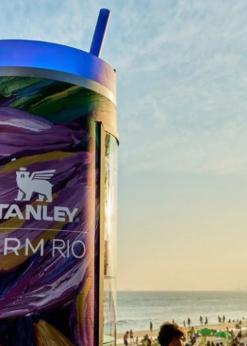 MercadoNegro 21 Stanley y FARM Rio llevan una máquina expendedora gigante a Río