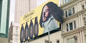 Russ lleva su cabello a una valla publicitaria para lanzar Palermo 2 Portada 5