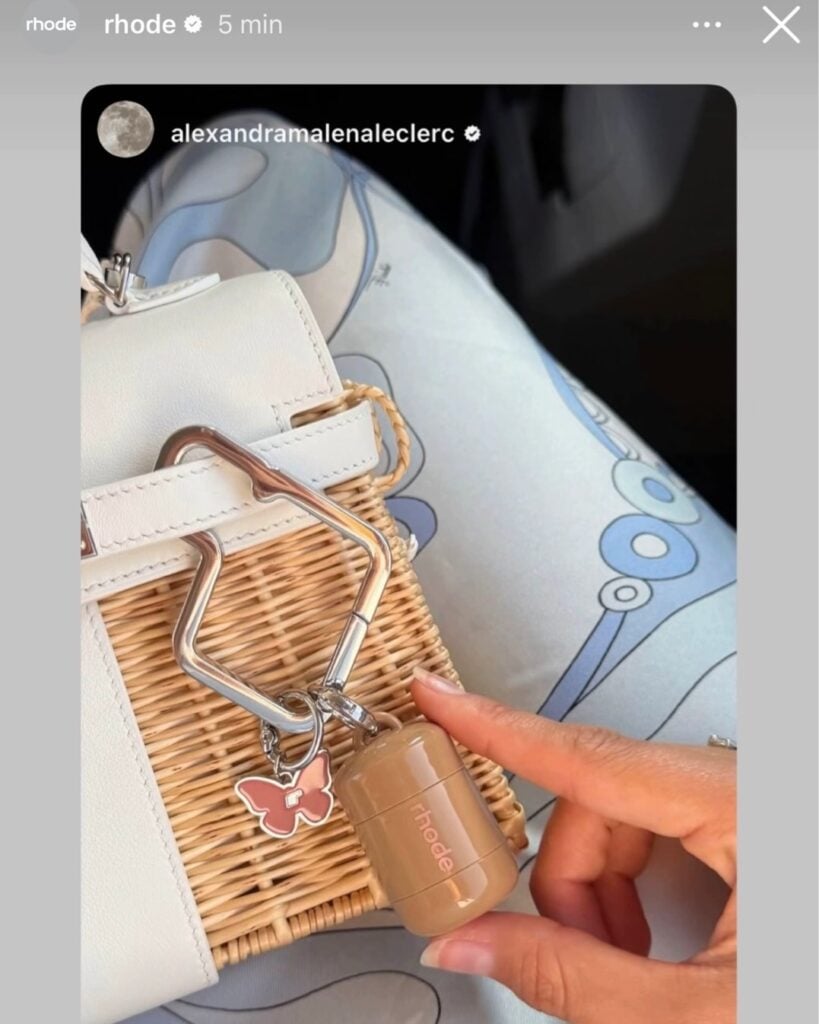 Rhode estaría a punto de lanzar su blush más pequeño hasta la fecha 3 SnapInsta.to 767597504 17910939477450705 8328778807114568229 n