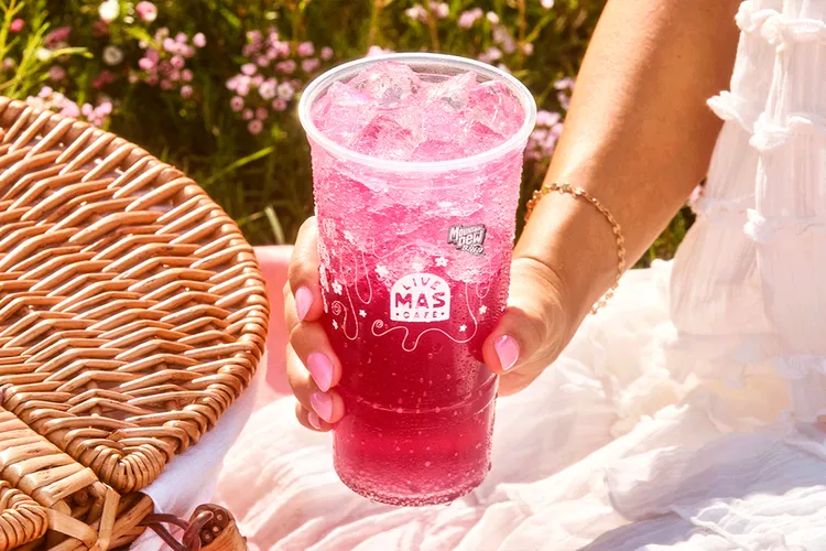 Olivia Rodrigo le da un toque rosa a la bebida Baja Blast de Taco Bell 2 Taco Bell Pretty Pink for a Baja Blast FT DGTL0826 Baja Blast 3 9eca3ffc45fb4f5ab7060f40beb3fe17