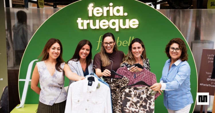 Falabella lleva su Feria Trueque al Boulevard del Jockey Plaza con una meta de 6,900 prendas 1 Falabella lleva su Feria Trueque al Boulevard del Jockey Plaza con una meta de 6,900 prendas