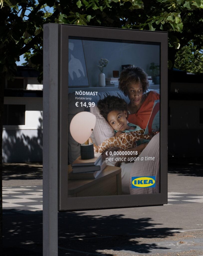 IKEA pone precio a la felicidad con una campaña que mide los momentos, no los muebles 3 IKEA transforma las etiquetas de precio en historias cotidianas