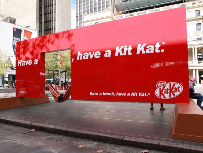 Esta falsa valla publicitaria capturó el estilo de KitKat mejor que la propia marca 4 Esta falsa valla publicitaria capturó el estilo de KitKat mejor que la propia marca.