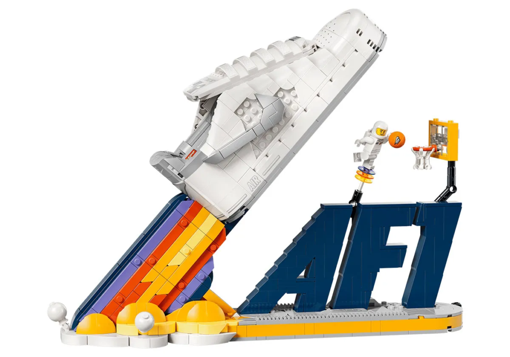 LEGO x Nike presenta las Air Force 1: una zapatilla de 1.093 piezas con temática espacial 4 image 146