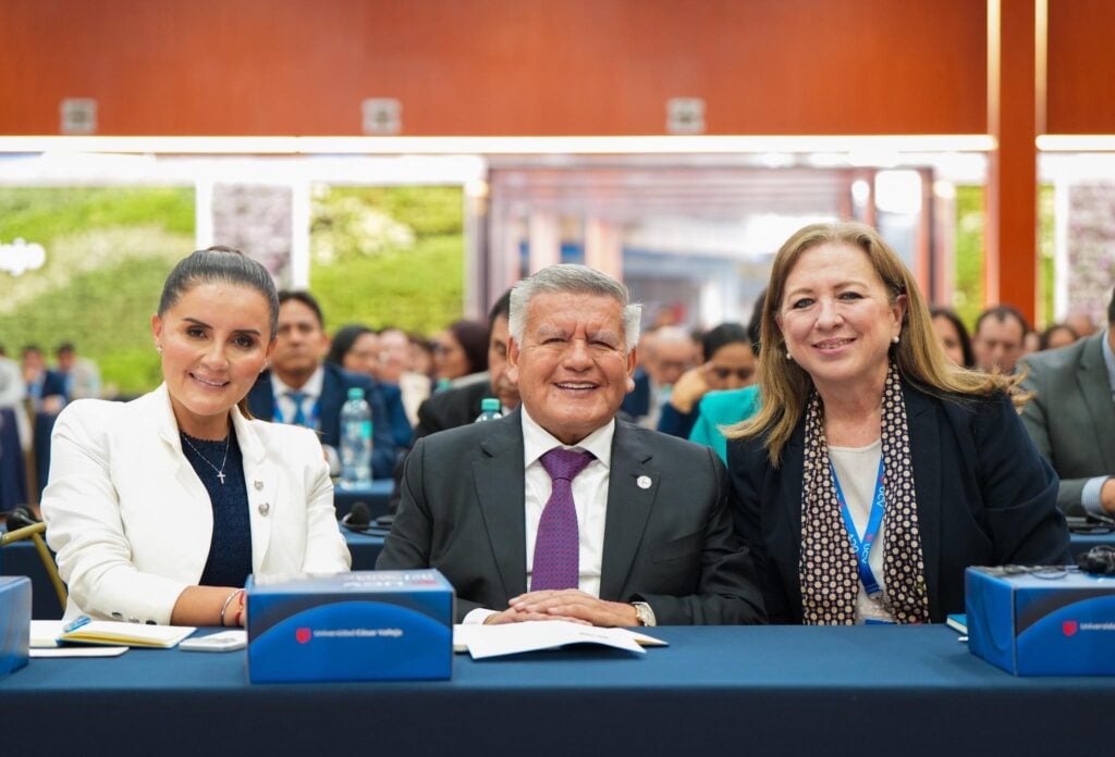 UCV lidera la firma del Pacto Iberoamericano por la Salud Mental Universitaria 2 image 3