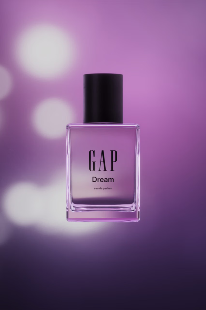 Victoria Pedretti protagoniza la nueva campaña de Gap Beauty por el regreso de sus perfumes clásicos 3 image 36