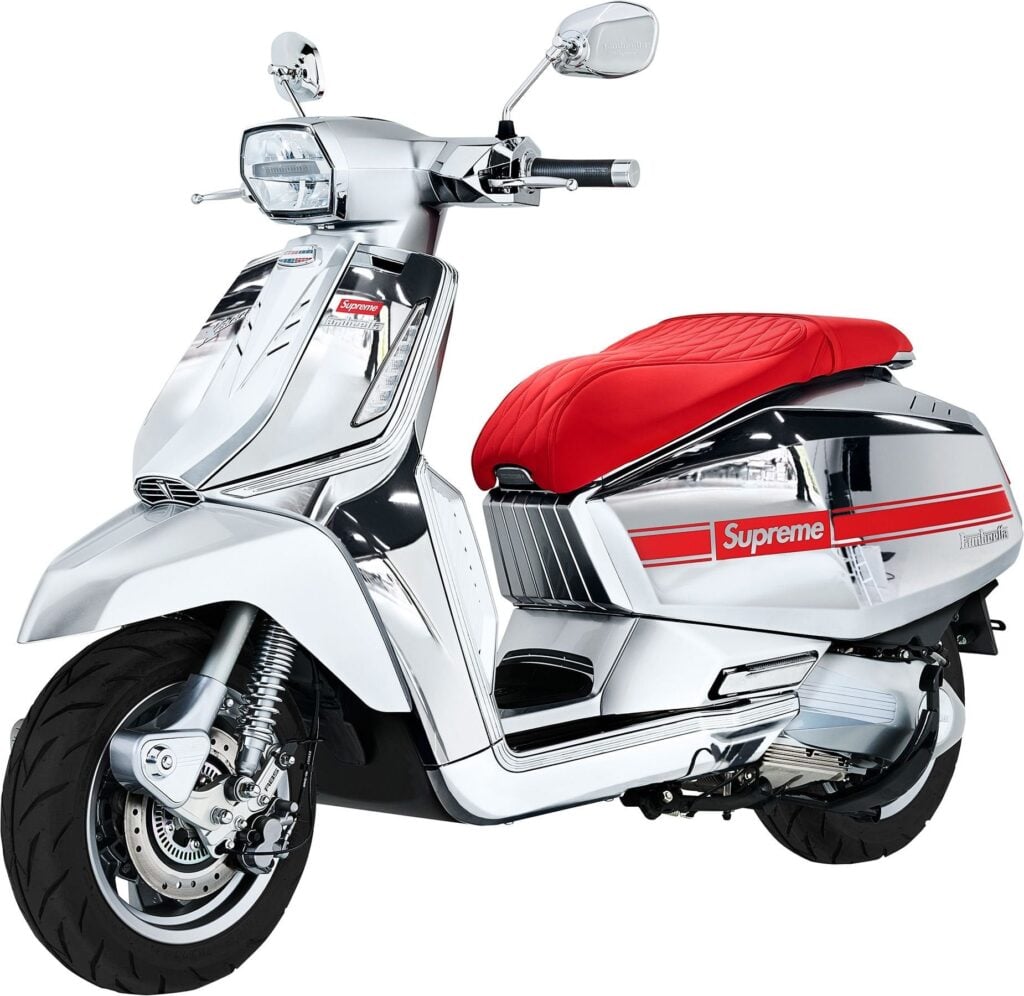 Supreme lanza nueva colección con mini micrófonos, cámara retro y rampa de skate 3 image 1