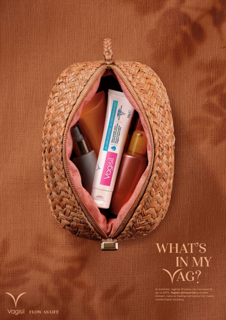 Vagisil convierte el trend “What’s in my bag?” en una campaña para hablar del bienestar íntimo 3 Vagisil utiliza un formato viral para cuestionar la ausencia del cuidado íntimo