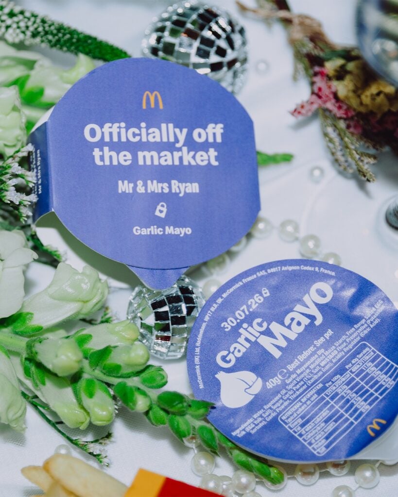 "Wedding Flavours": McDonald's convierte sus salsas en recuerdos de boda personalizables 2 you had me at sweet curry xFor the chance to win your very own Wedding Flavours for your big day