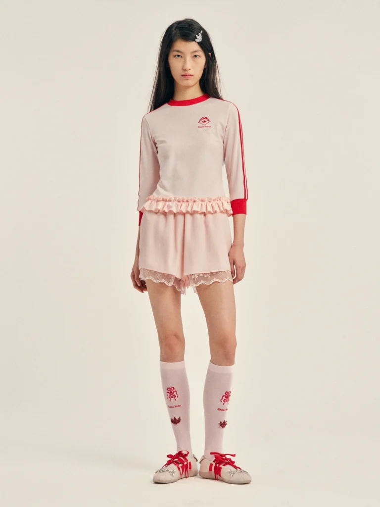 adidas Originals reinventa el sportswear con esta colección de estética romántica 7 04 030 2350f097 f549 49e1 92de 4af2d132e077