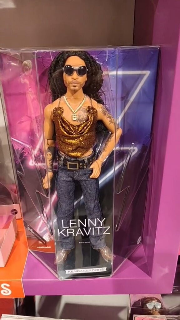 Mattel presenta un Ken inspirado en Lenny Kravitz y su icónico estilo 3 1787935061 youloveit com barbie signature lenny kravitz kenbassadors doll