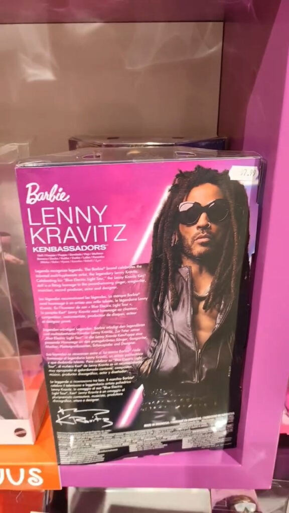 Mattel presenta un Ken inspirado en Lenny Kravitz y su icónico estilo 2 1787935077 youloveit com barbie signature lenny kravitz kenbassadors doll2