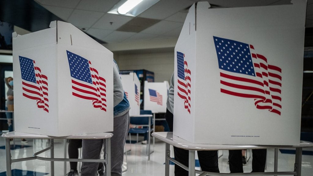 Patagonia ofrece US$100 a quienes convenzan a tres amigos de votar 2 Patagonia ofrece US$100 a quienes convenzan a tres amigos de votar.