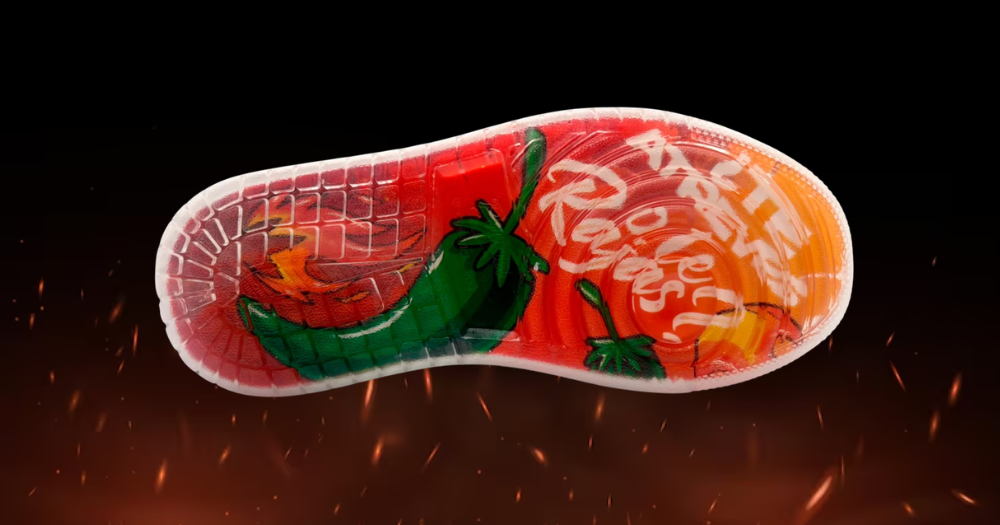 Panam y La Costeña se unen con unas zapatillas inspiradas en enlatados 5 Zapatillas plateadas, detalles de chile y una caja que completa el concepto