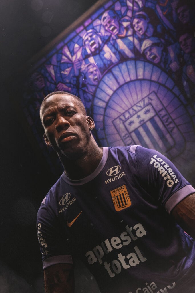 Alianza Lima presenta "Devotos de La Victoria", su nueva camiseta morada para octubre 2026 3 AL CAMISETA DEVOTOS ADVINCULA