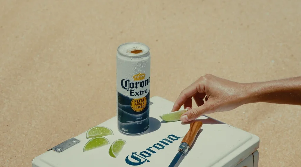 Corona lanza latas con apertura total