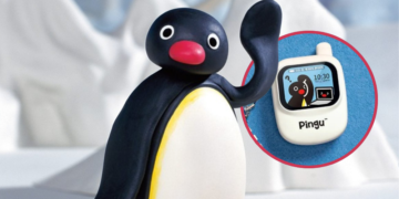 Pingu tiene sus propios audífonos Bluetooth con estuche inteligente y pantalla