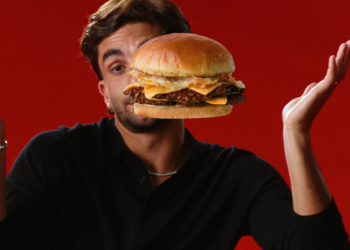 "Perdona Ferran": VICIO suma al futbolista para poner sus hamburguesas en primer plano