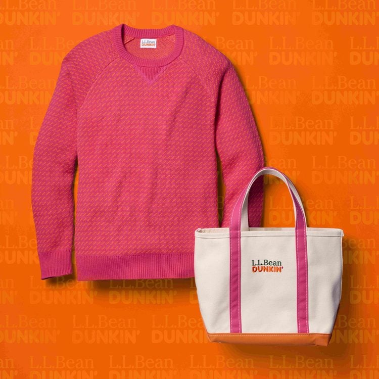 Dunkin y L.L.Bean lanzan suéteres para vasos en una nueva colaboración 3 Dunkin x L.L.Bean Birdseye Sweater Boat and Tote 11zon 750x750 1