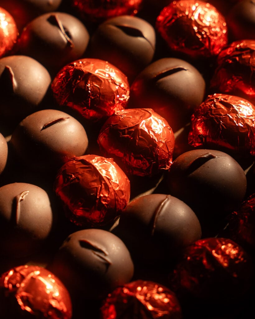 Cartavio incursiona en el mercado de chocolates con su primer bombón elaborado con Gran Solera 15 años 2 FEED4.jpg